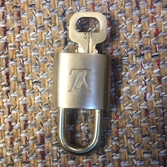 Louis Vuitton LV Gold Padlock Lock & Key 311 - Picture 9 of 13